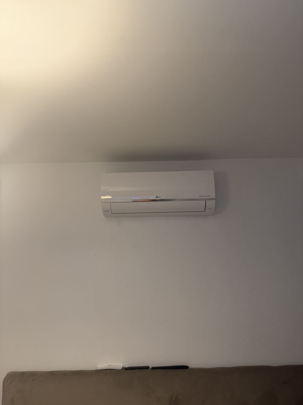 Climatisation LG Smart Inverter dans une chambre
