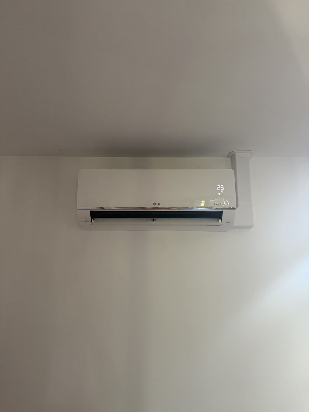Climatisation LG ThinQ avec goulotte